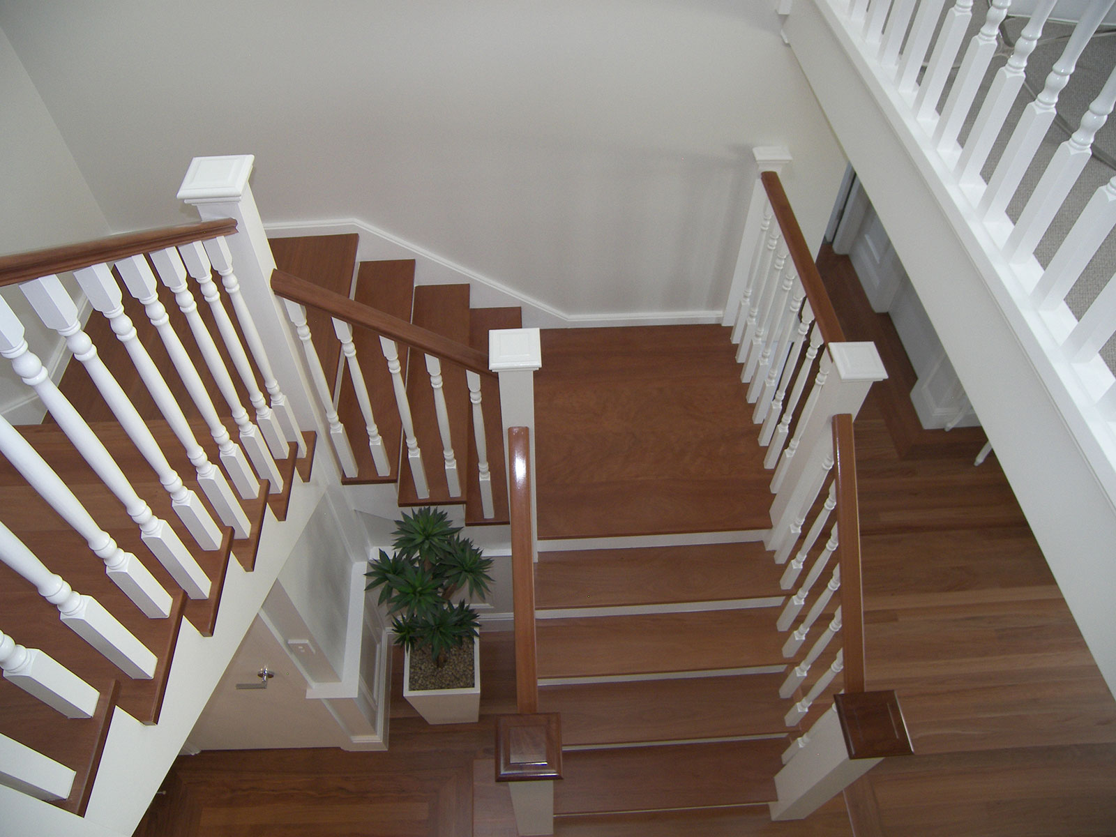 6 Half turn with Double Landing architectural stair